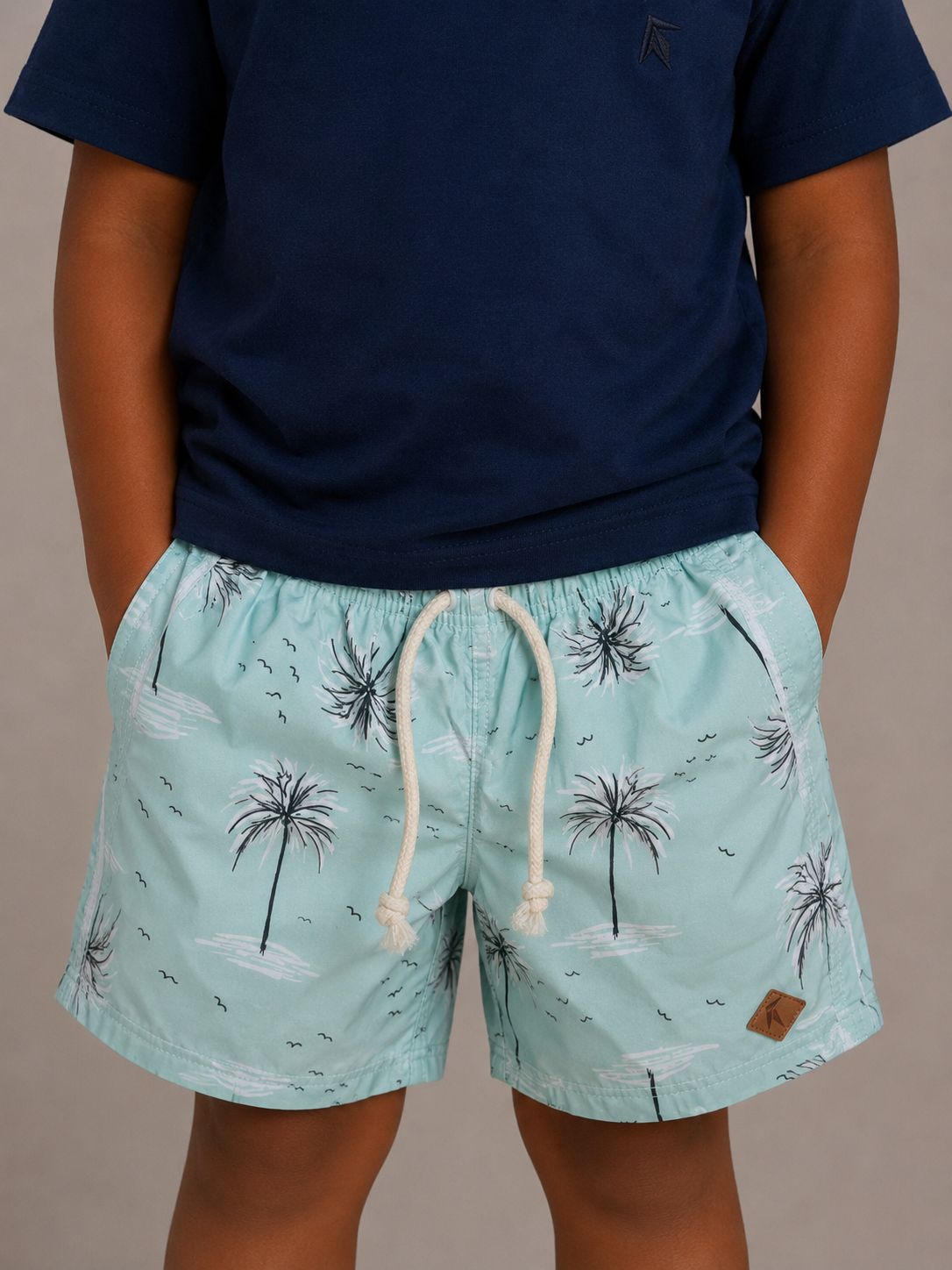 Short Tropical infantil em 8 estampas de palmeiras